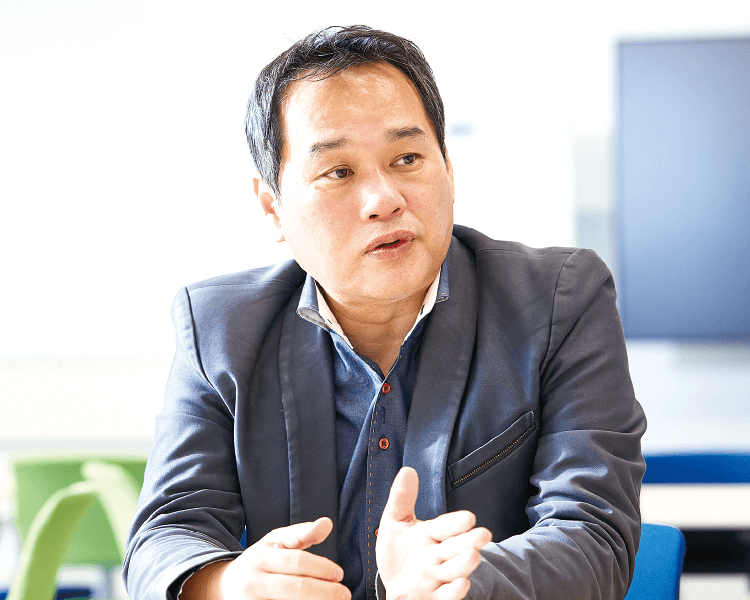 関西大学商学部・商学研究科長 西岡 健一